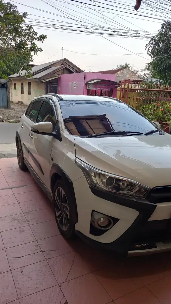 Toyota Yaris Heykers TRD Sportivo 1.5 CVT Putih 2017