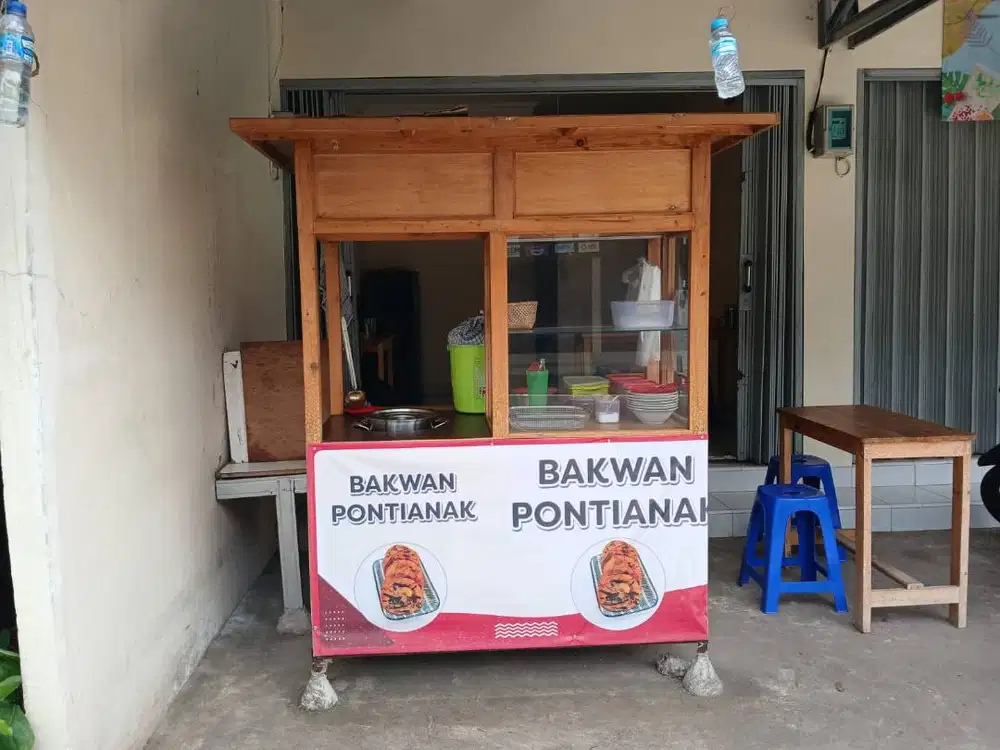 Jual Cepat !! Gerobak Usaha bekas/Seken + Meja dan Kursi