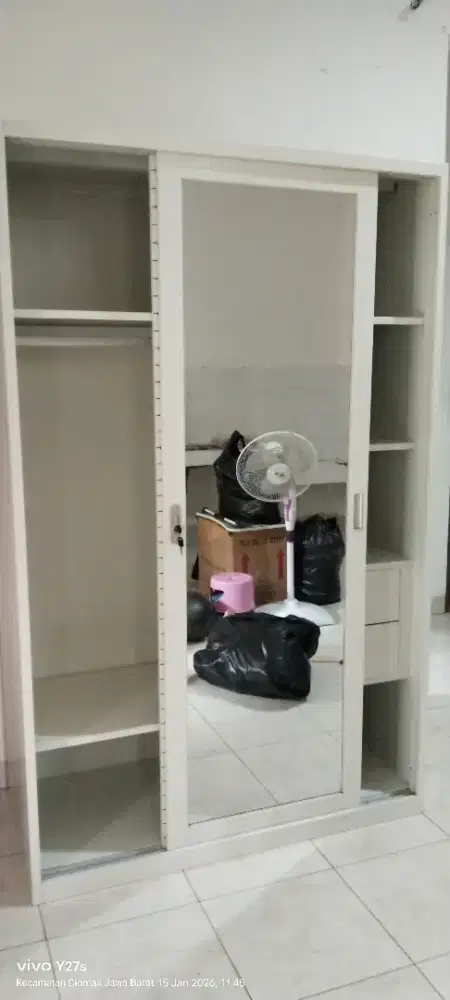 Dijual lemari pakaian , informa