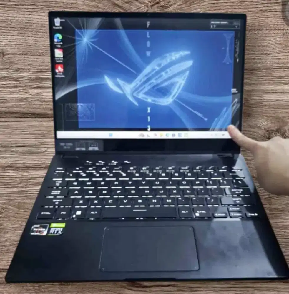 Laptop Asus rog flow x 13 ram 16gb.. bagus