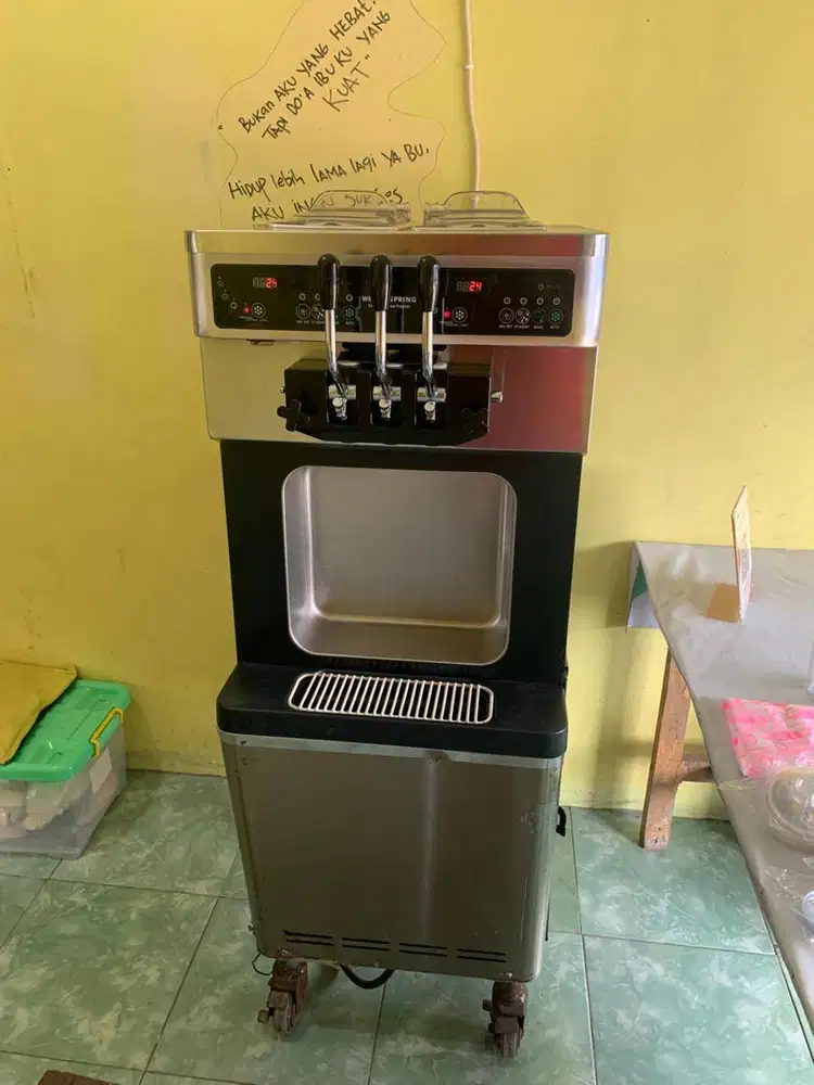 MESIN PEMBUAT ICE CREAM