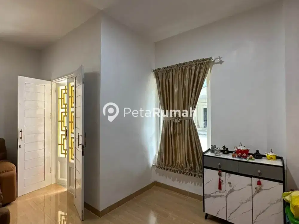 DIJUAL VILLA JALAN BRIGJEND KATAMSO GANG PERBATASAN KOMPLEK PARAGON MALIBU | DAERAH KAMPUNG BARU (JUNIADI)