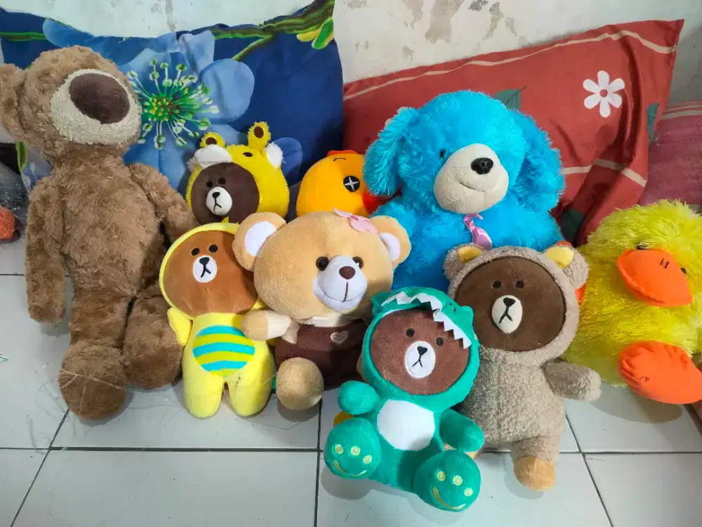 boneka lucu kecil dan sedang