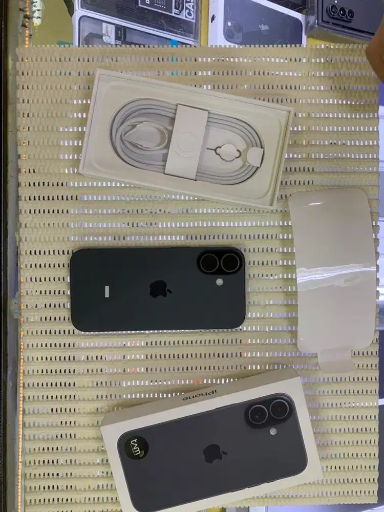 Iphone 17 256GB IBOX Open Box Only Like New