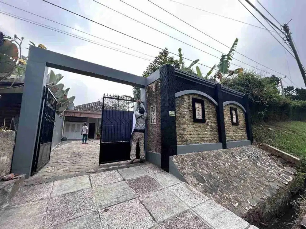 RUMAH DI PINGGIR JALAN SELABINTANA KOTA SUKABUMI