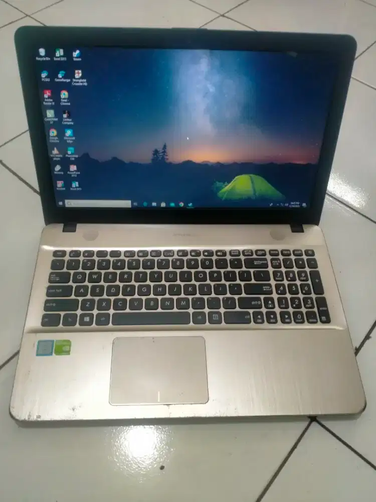 Asus Vivobook i3 gen 6 RAM DDR4/SSD+HDD/VGA GeForce 2Gb batre bagus