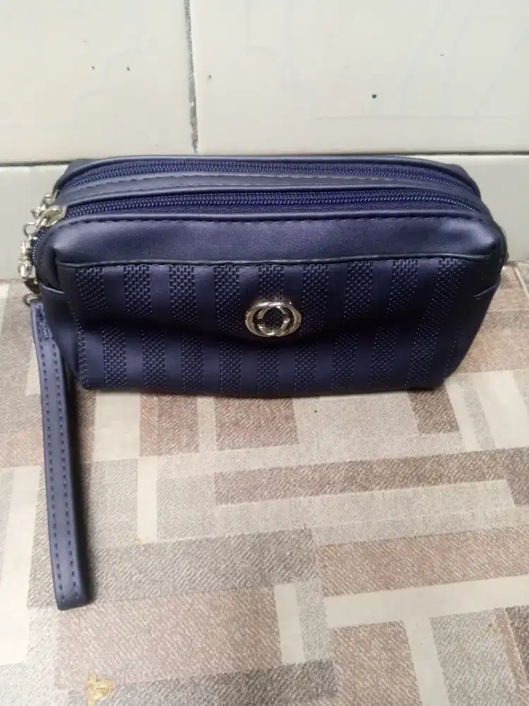 PRELOVED TAS SLEMPANG WANITA WARNA NAVY BAHAN KULIT SINTETIS TEBAL