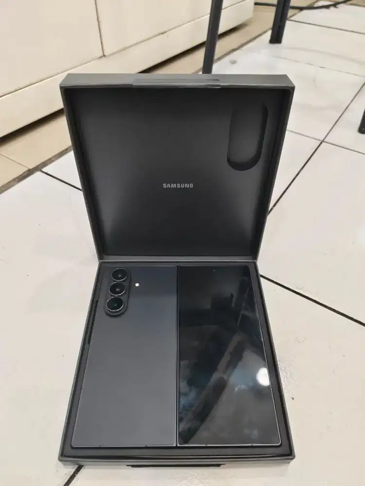 Barang Langka Samsung Z Fold 7 12/512 fullset Like New garansi SEIN