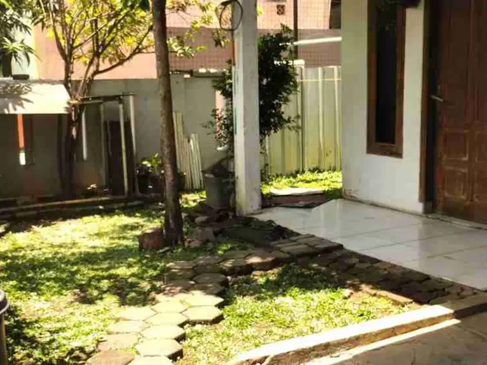 Rumah Hook Murah Tanah Luas Siap Huni di Arcamanik Bandung