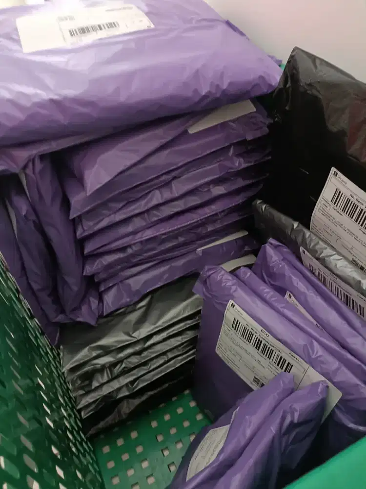 Cari hostlive shopee