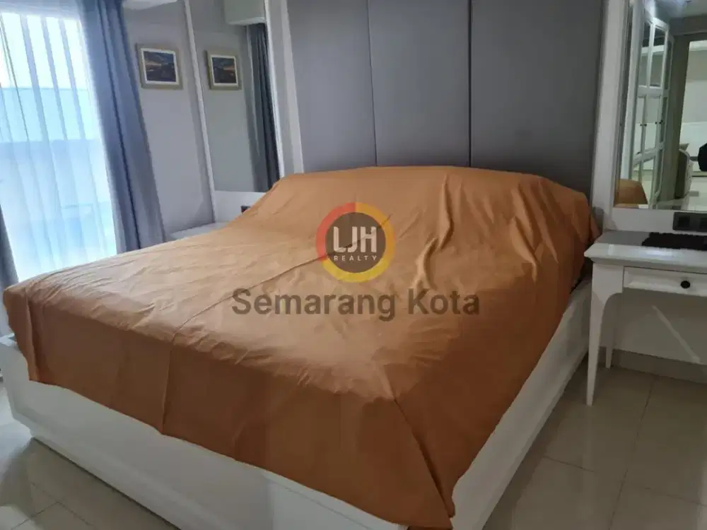 1 Unit Apartment Warhol