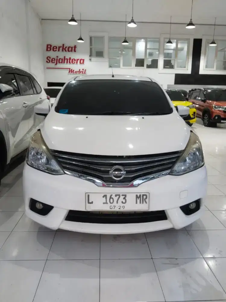 Km 80rban nissan grandlivina sv manual 1.5 putih 2014 full orisinil
