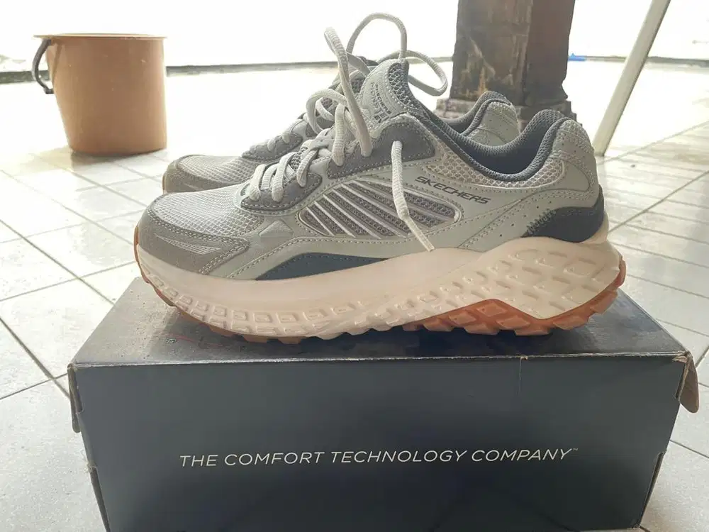 Sepatu skechers kondisi likenew original