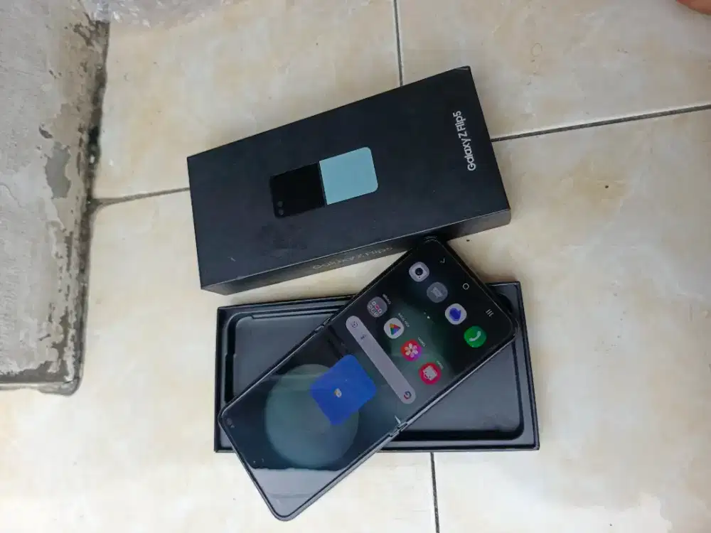 Zflip 5 512 fullsst mluss seinn lancar jayaa no kndalaa