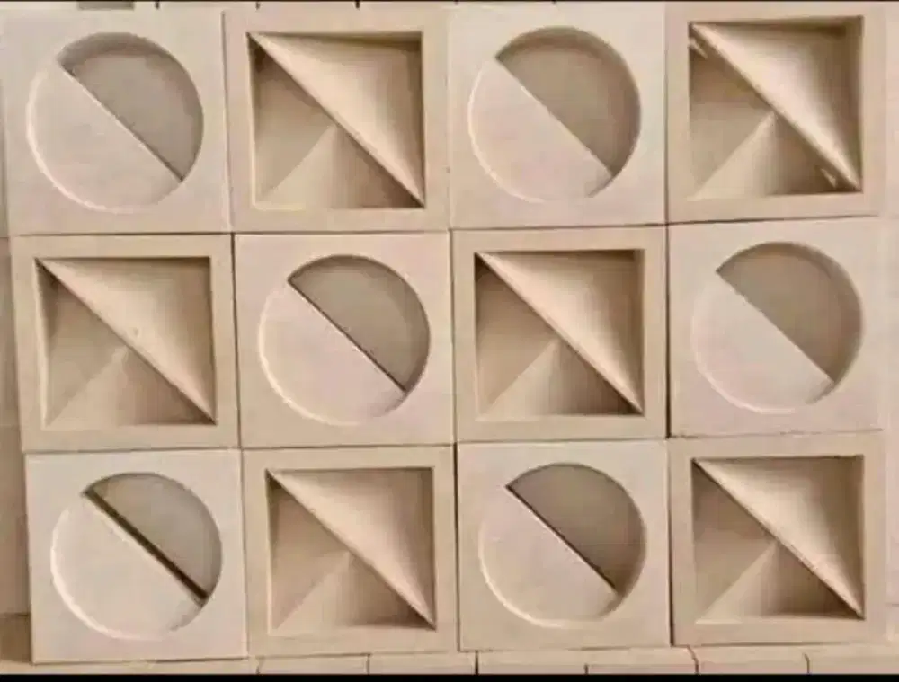 Menawarkan roster minimalis DL1