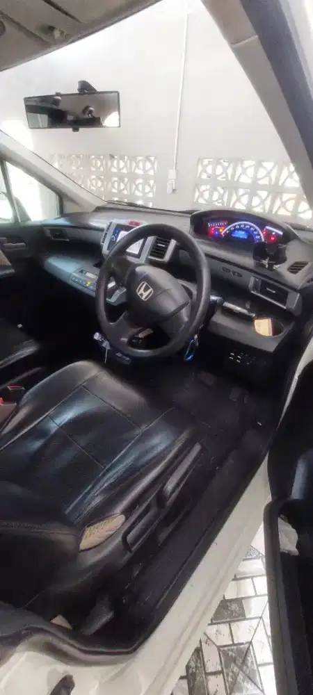 Honda Freed Putih 2012 PSD