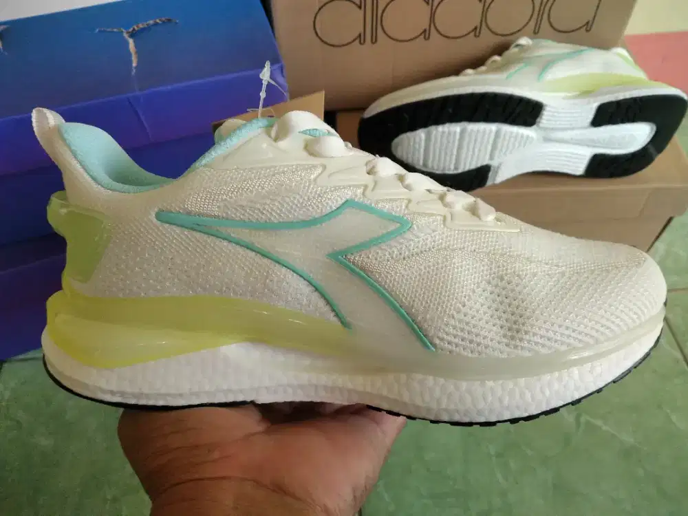 Sepatu putih diadora run size 37 murah
