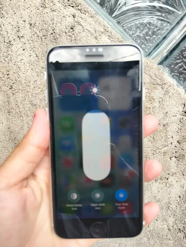 iPhone SE gen 2 128 wifi only