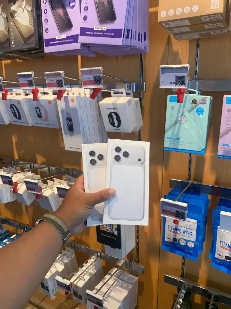 iphone 17 ProMax silver 256