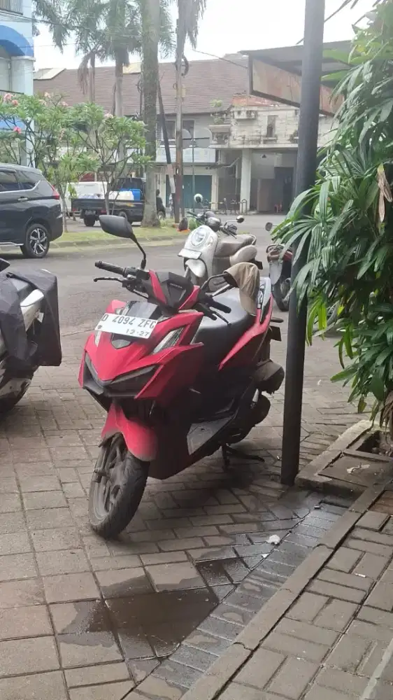 Menjual motor vario 160