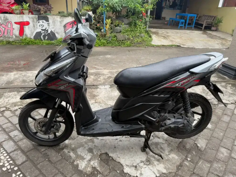 Vario techno tahun 2010 plat E Cirebon