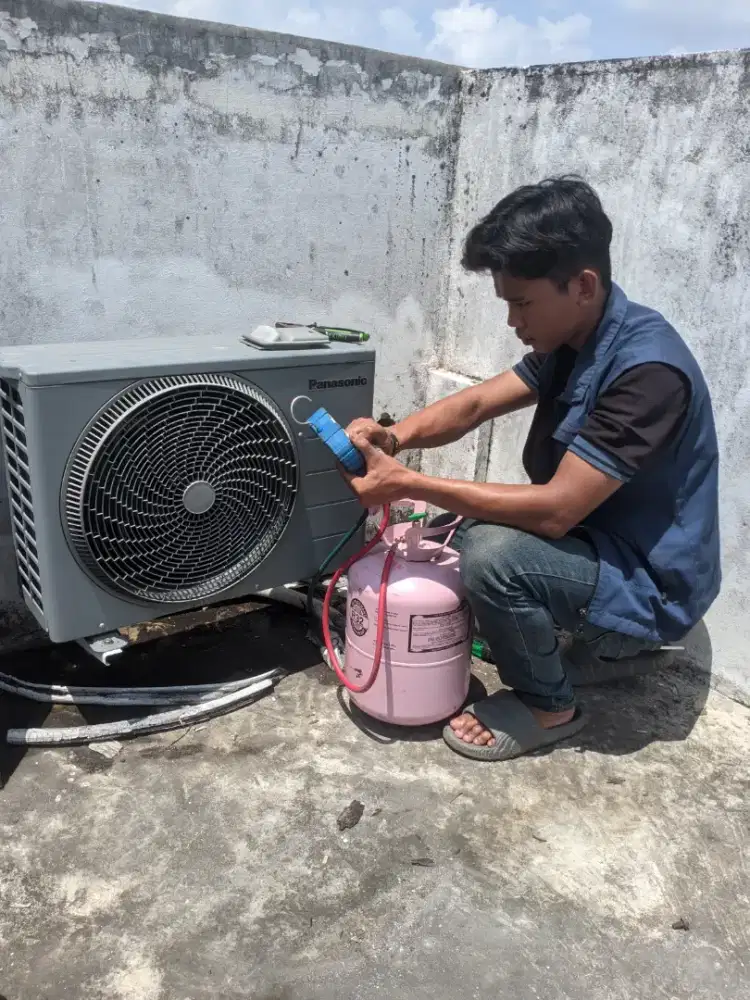 PERBAIKAN/ CLEANING AC BERGARANSI