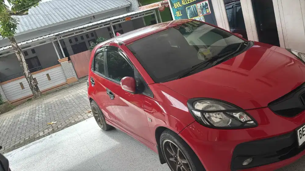 Mobil brio satya 2015