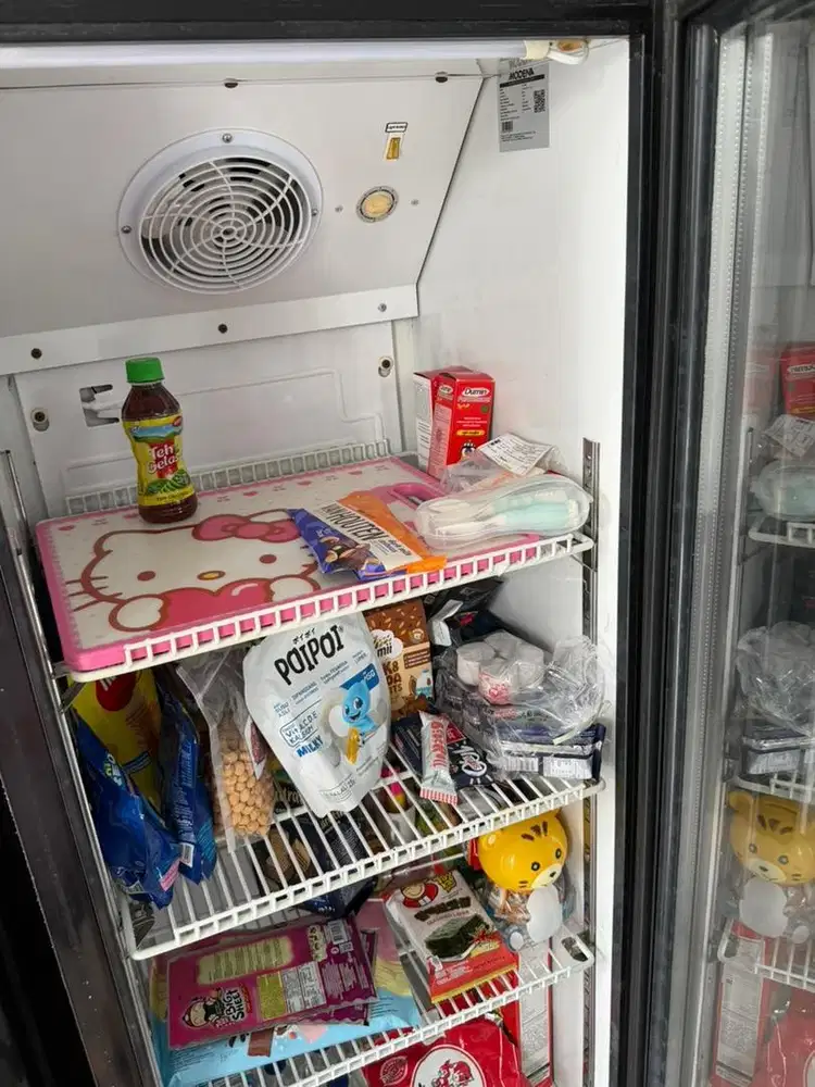 Dijual showcase Modena