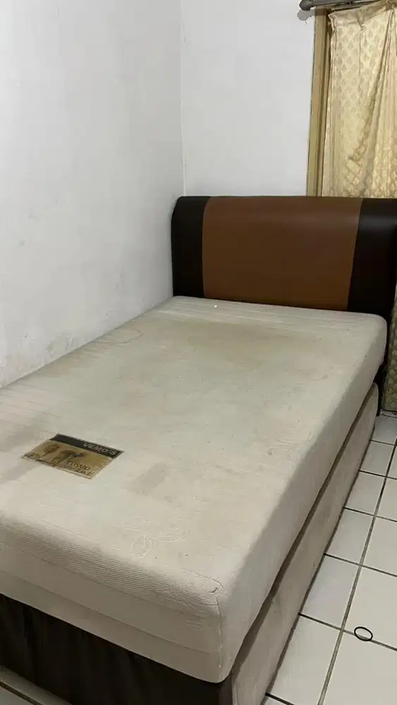 Preloved tempat tidur di Bintaro 3A