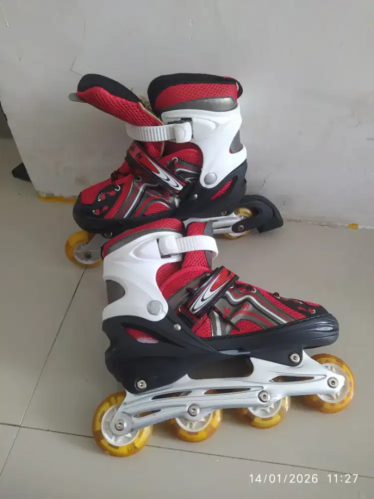 Sepatu Roda / Inline Skate Anak Uk 38 - 39