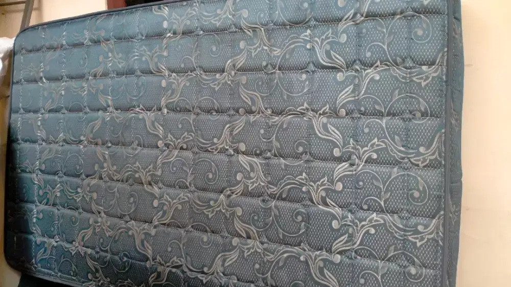 Dijual kasur (spring bed) double size merk guhdo