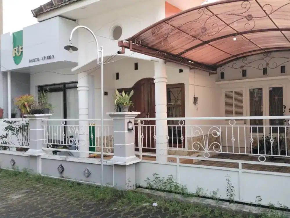 RUMAH DI PERUMAHAN PERUM GRIYA, PANGGUNGHARJO, SEWON, BANTUL, JOGJA