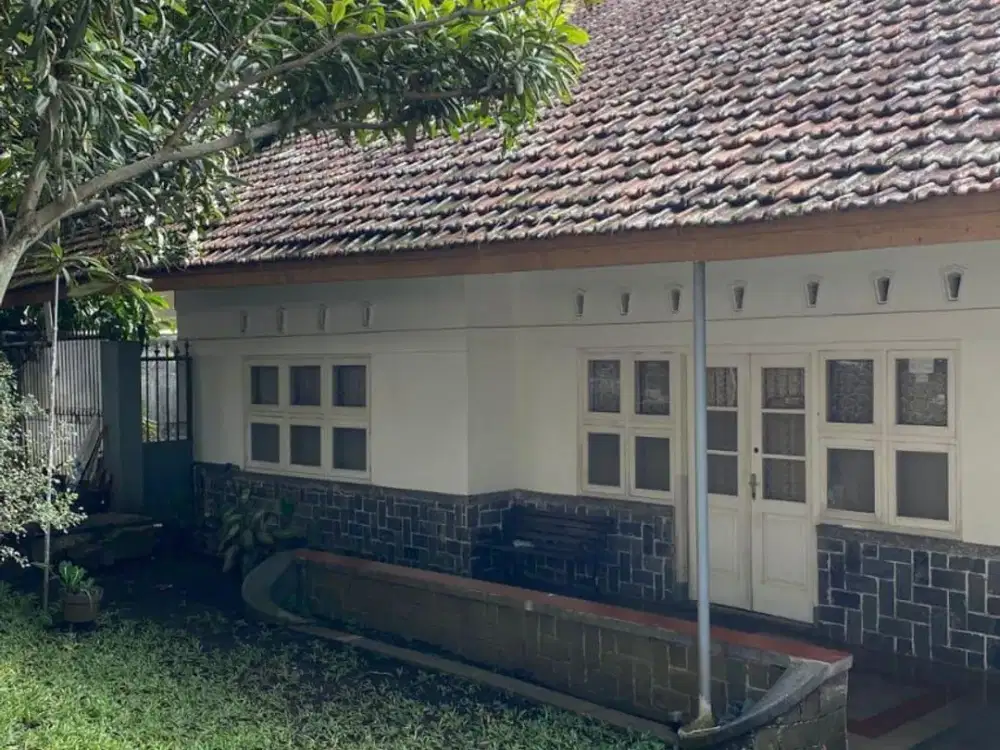 RUMAH LAMA MASIH TERAWAT STRATEGIS DI SAYAP PADJAJARAN PASTEUR