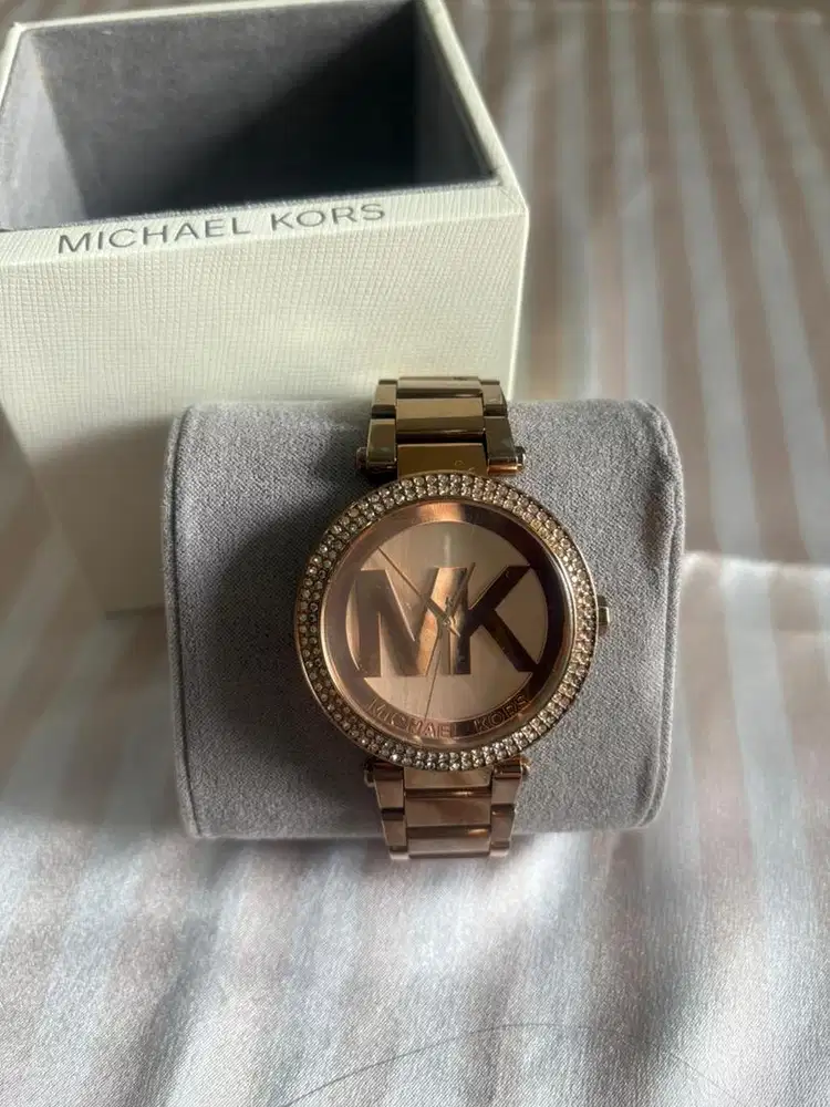 Preloved jam Michael Kors