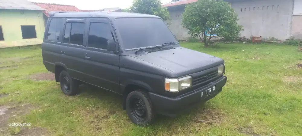 Dijual cepat butuh uang mobil kijang