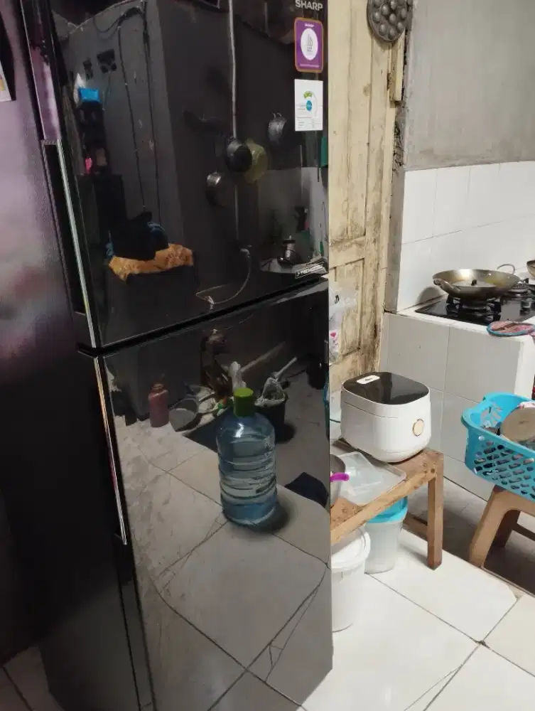 Lemari es sharp 2 pintu