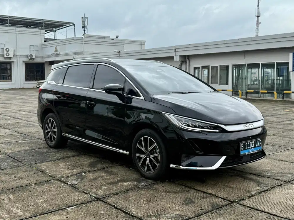 BYD M6 Superior 2024