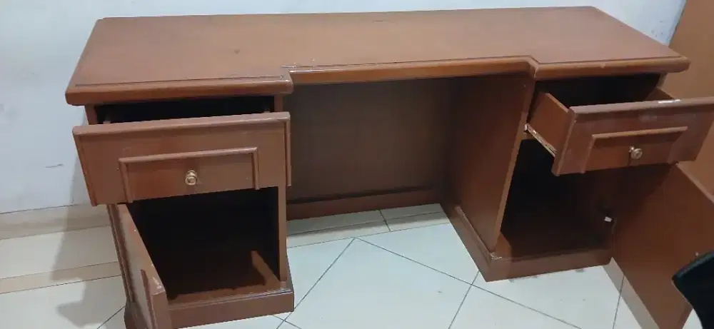 Meja kayu bisa buat meja rias atau bisa buat kerja