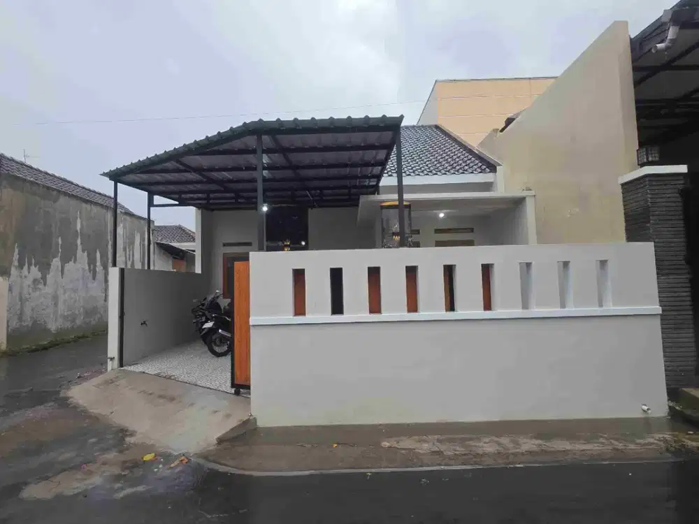 rumah siap huni posisi 2 muka jalan lebar lokasi gedongan colomadu