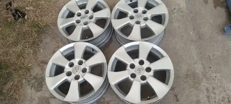Alphard velg ukuran 16 ( 4pcs) 1 set
Kondisi mulus ori