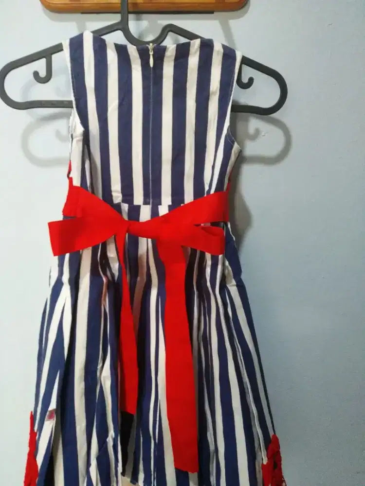 DRESS PESTA ANAK MOTIF GARIS BUNGA CANTIK