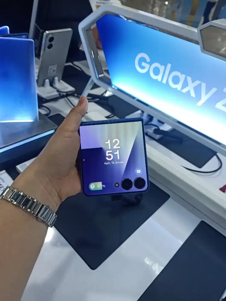 SAMSUNG GALAXY Z FLIP7 12/256GB