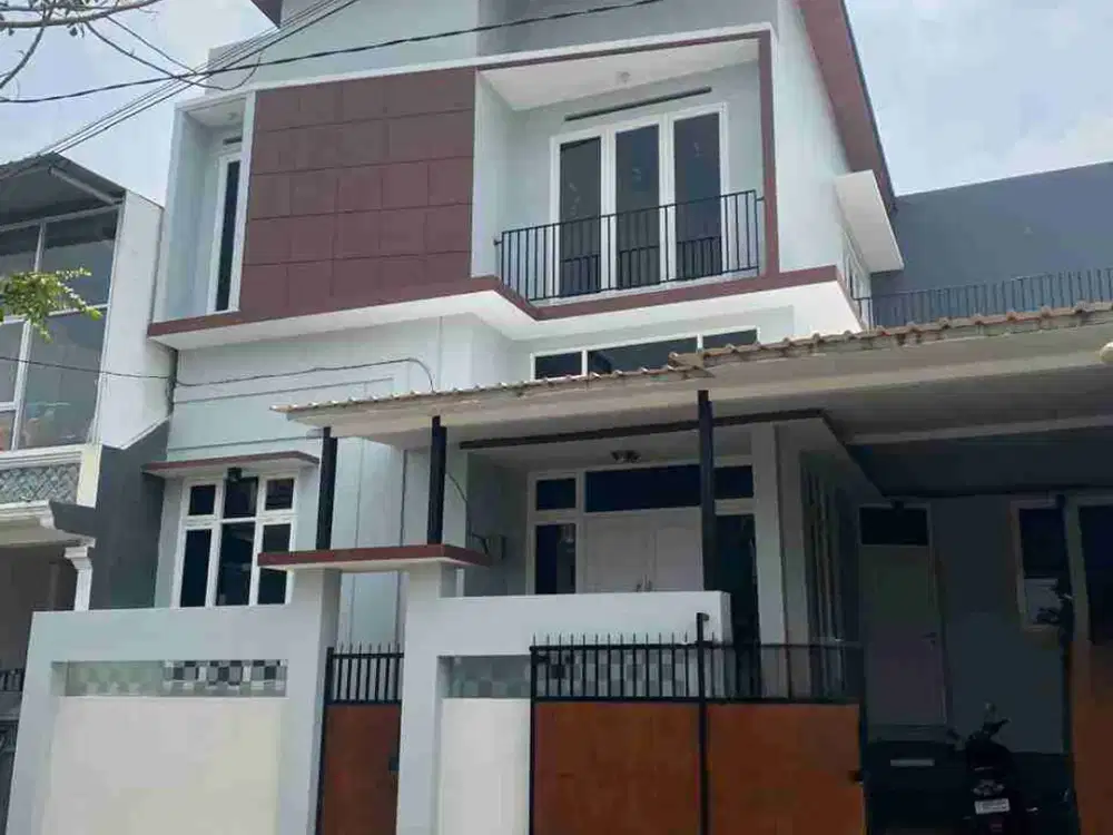 Rumah 2 Lantai Area Perumahan Tunggulwulung Suhat Luas 165 m2