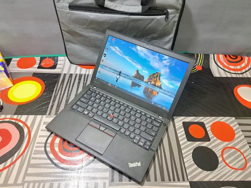 Jual BU laptop lenovo Thinkpad X260 core i5 gen 6 siap pakai