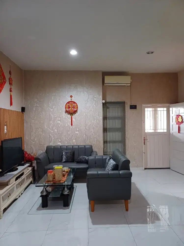 Komplek Mutiara Katamso