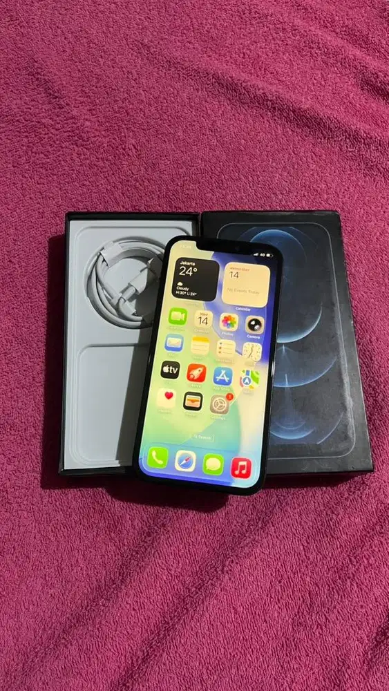 IPHONE 12 PRO LIKE NEW