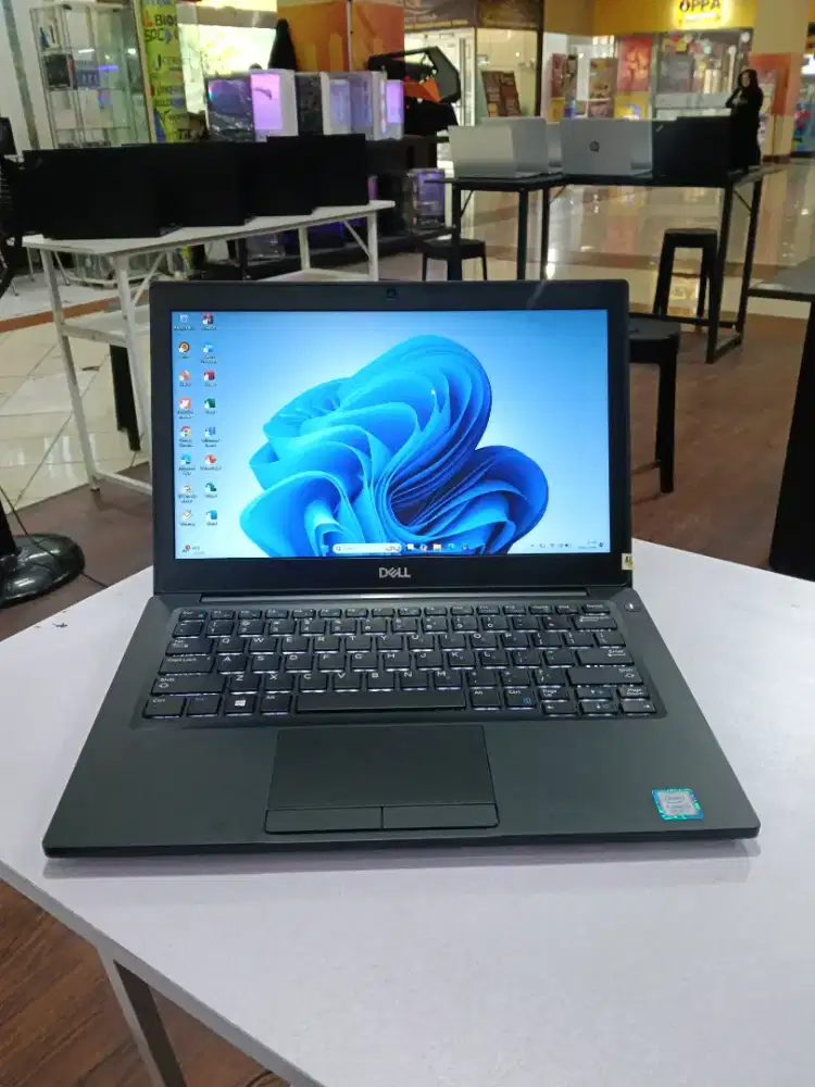 Dell latitude 7290 Intel core i5 Gen 8 ram 16gb SSD 256gb mulus awet