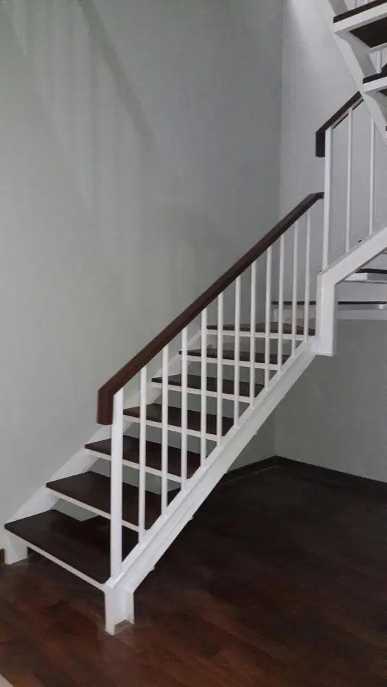 Jual Tangga Besi bandung Baru Custom berbagai model Welder Bandung