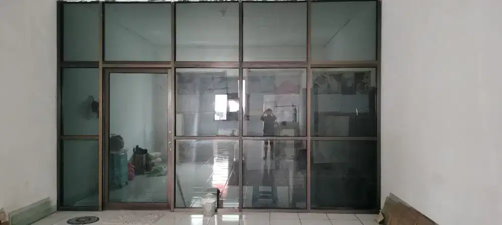 Jual pembatas skat kamar atau kantor list aluminium hitam tebal