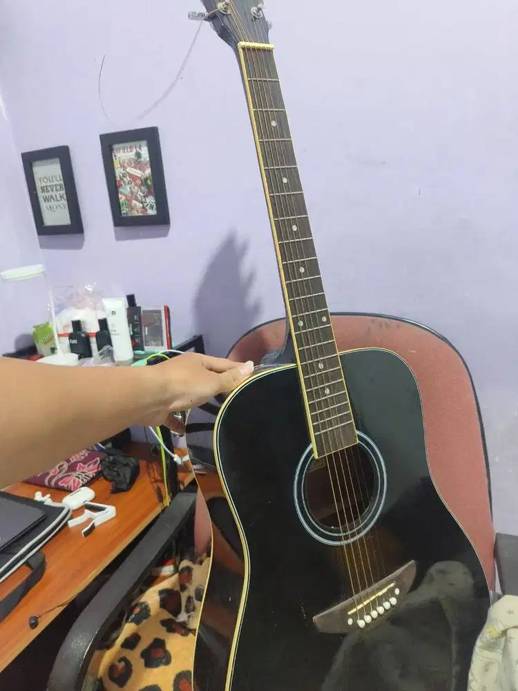 Gitar costum ad810 , Hitam glossy